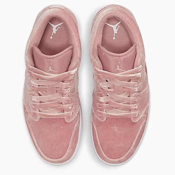 Air Jordan 1 Low “Pink Velvet” - Picture 4 of 9